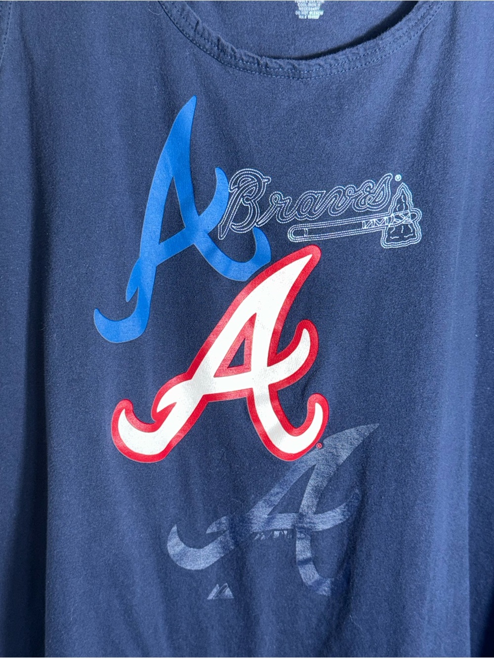 Atlanta Braves x Majestic Women’s Plus 3XL Sleeveless Graphic Tank Top - Picture 2 of 3